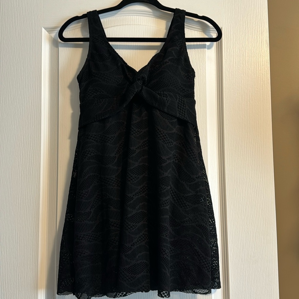 NWOT women’s V Neck One Piece Bathing Suit, Size S